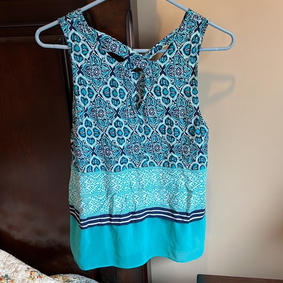 Stitch fix rises are blue sleeveless top adorable design - Picture 2 of 4